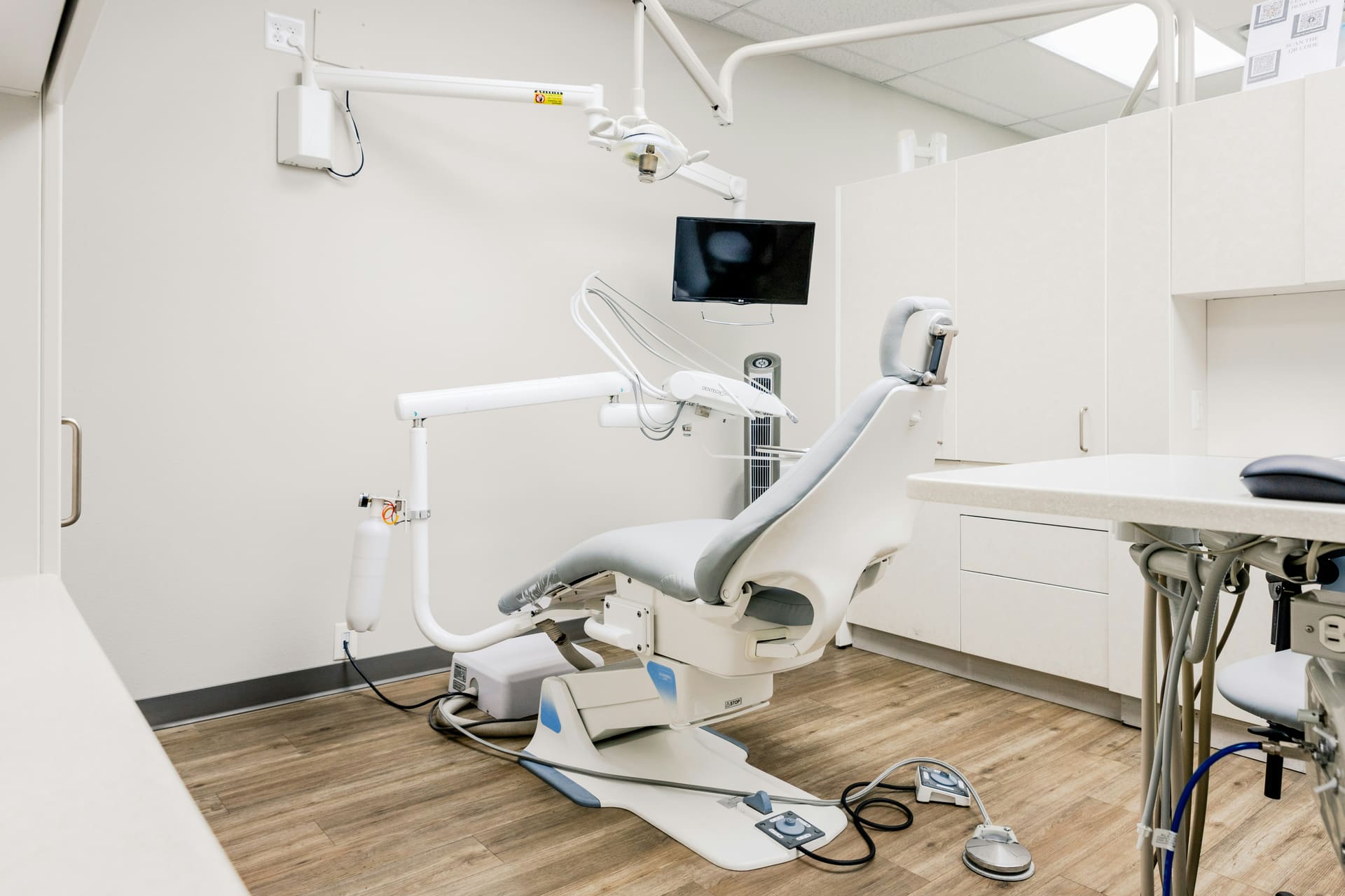M Dental clinic treatment room